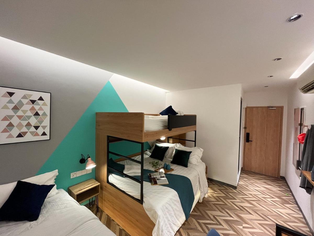 באייאן לפאס Apple 1 Hotel Queensbay מראה חיצוני תמונה