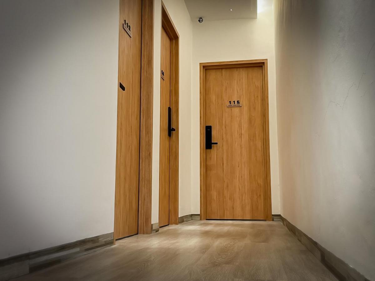באייאן לפאס Apple 1 Hotel Queensbay מראה חיצוני תמונה