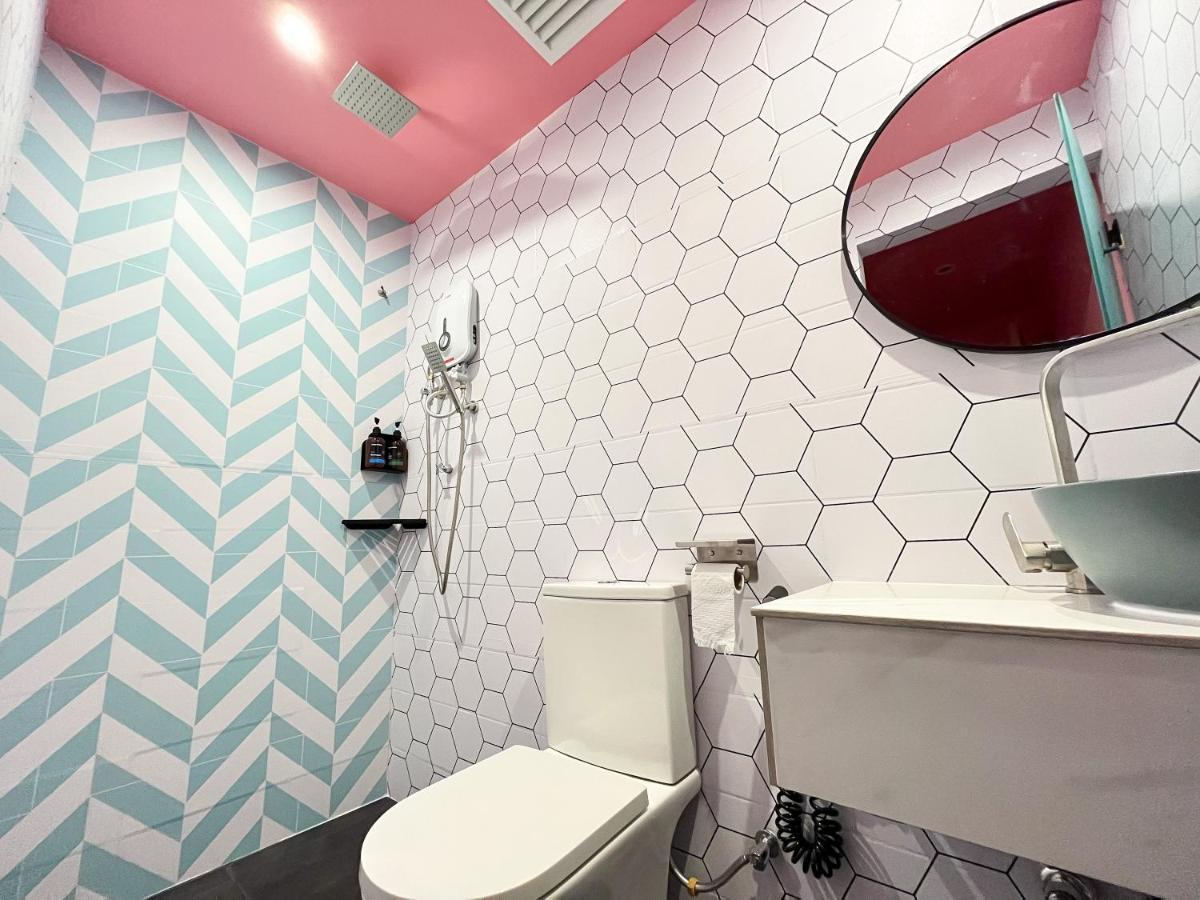 באייאן לפאס Apple 1 Hotel Queensbay מראה חיצוני תמונה